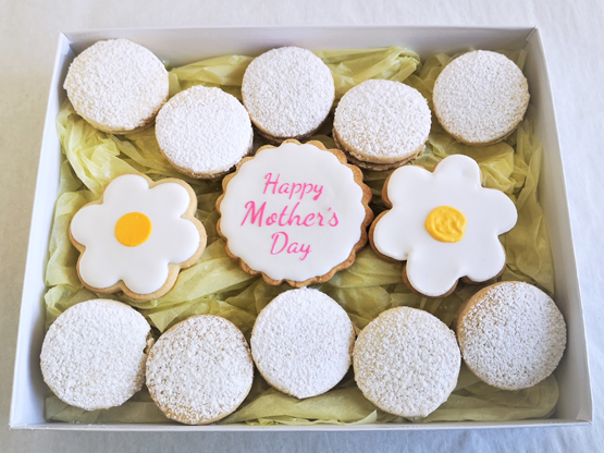 Mother's Day Cookie Giftbox - Alfajores & Daisies Set - Delivered or Curbside Pickup